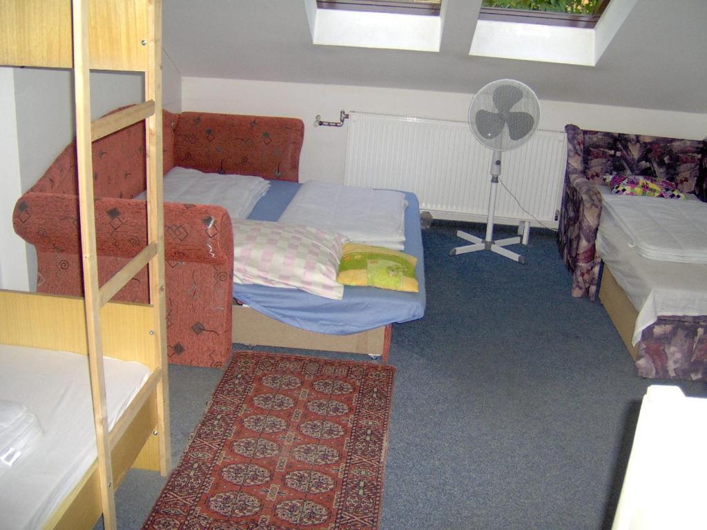 Ifi Hostel Pécs Rom bilde